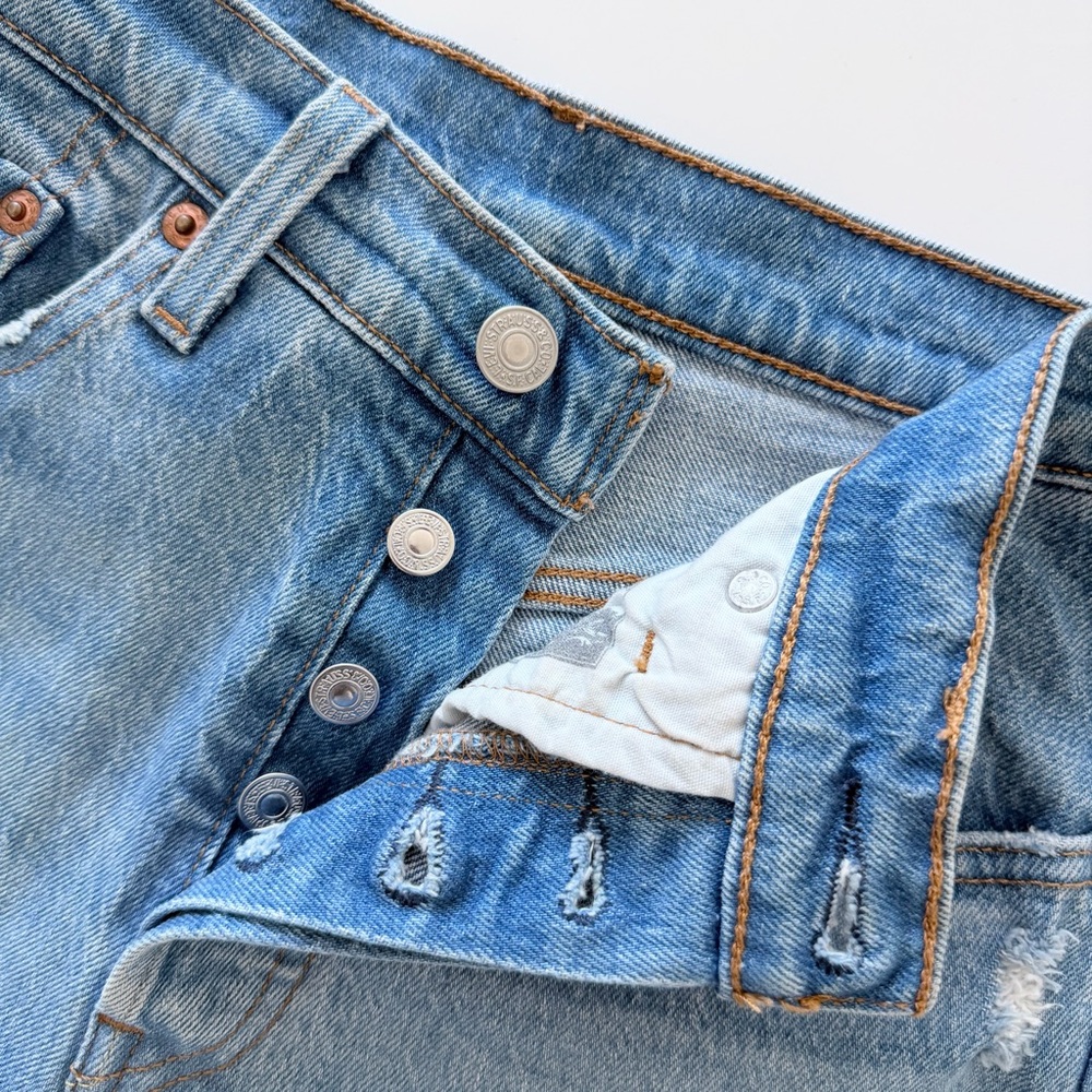 Levi’s 501 High Rise Straight Leg Jeans W24 L30 Light Wash Distressed Vintage - Picture 6 of 10